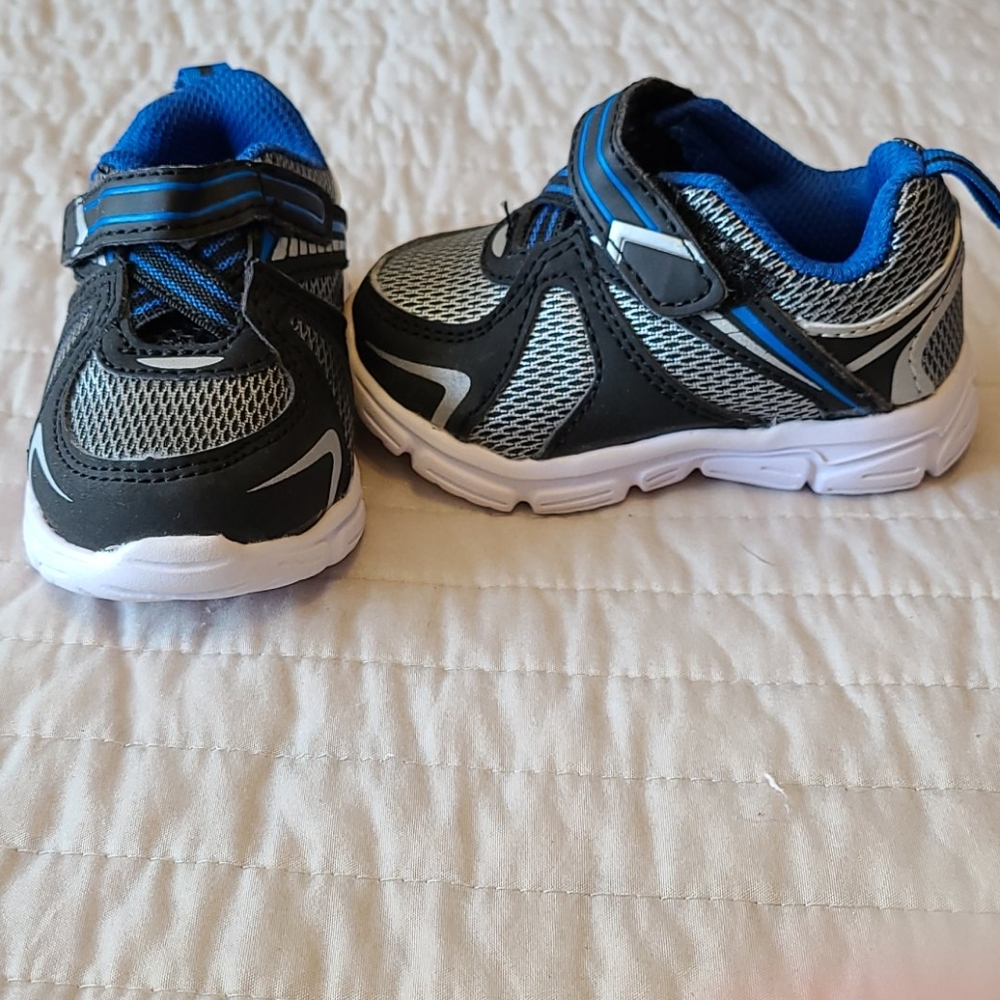 Shoes - Picture 2 of 3